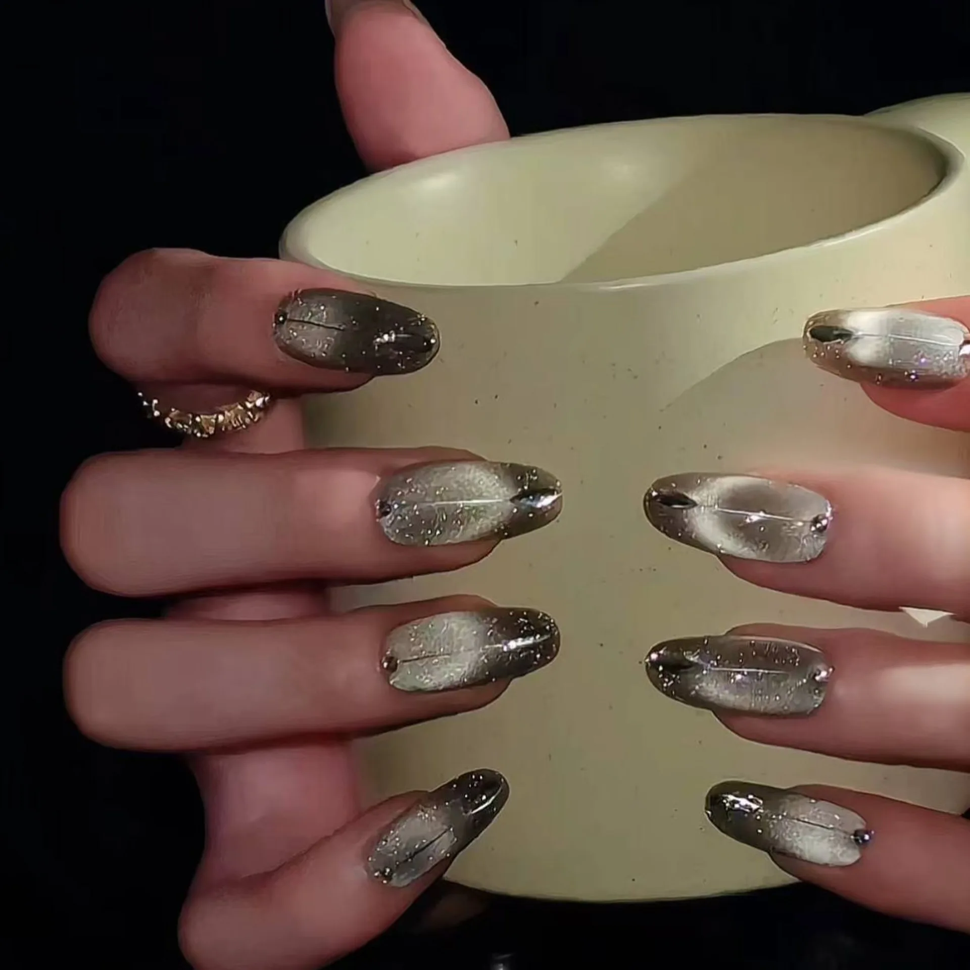 

10pcs Handmade Oval Press on Nails Crystal Glass Beads Cat Eye Diamond Line Design Fake Nails Wearable Nails Art Tips For Woman