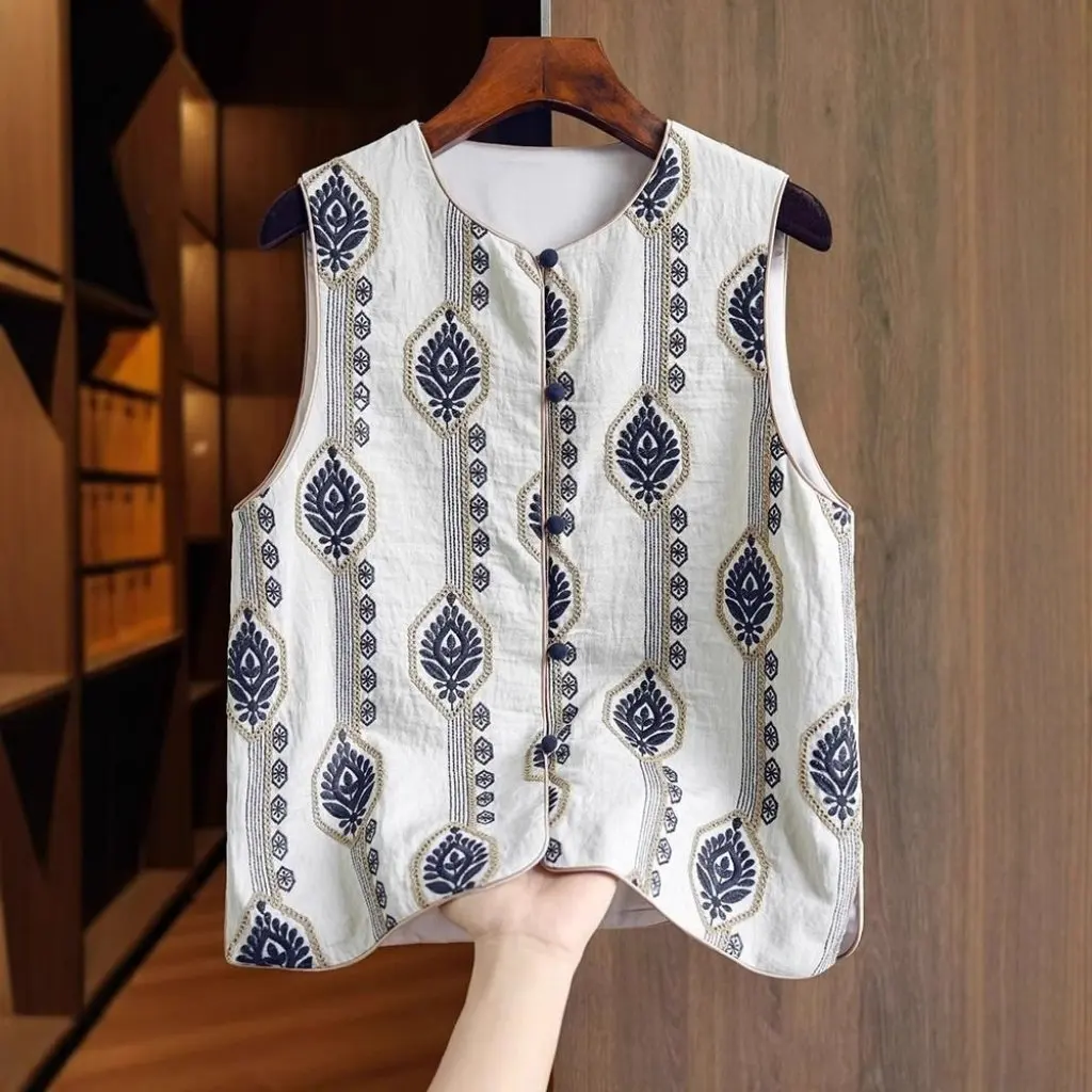 

Women's Vintage Artistic Heavy Industry Embroidered Vest Old Money Style Chic Western Sleeveless Top for Summer