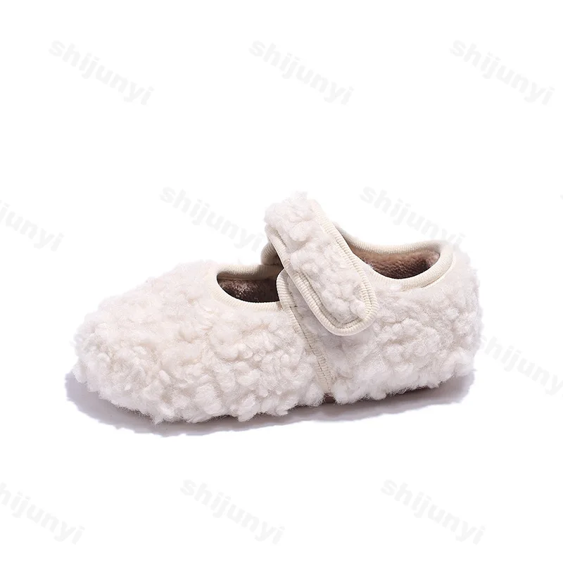 2024 neue Kinder Baumwolle Schuhe Mädchen Retro Warme Plüsch Winter Casual Schuhe Prinzessin Weiche Sohle Tragbare Nicht-slip Wohnungen größe 23-35