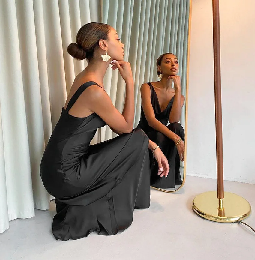 여름 블랙 스윙 칼라 바디콘 롱 엘레강스 새틴 하이웨이스트 스트랩 드레스 여성 도매2025