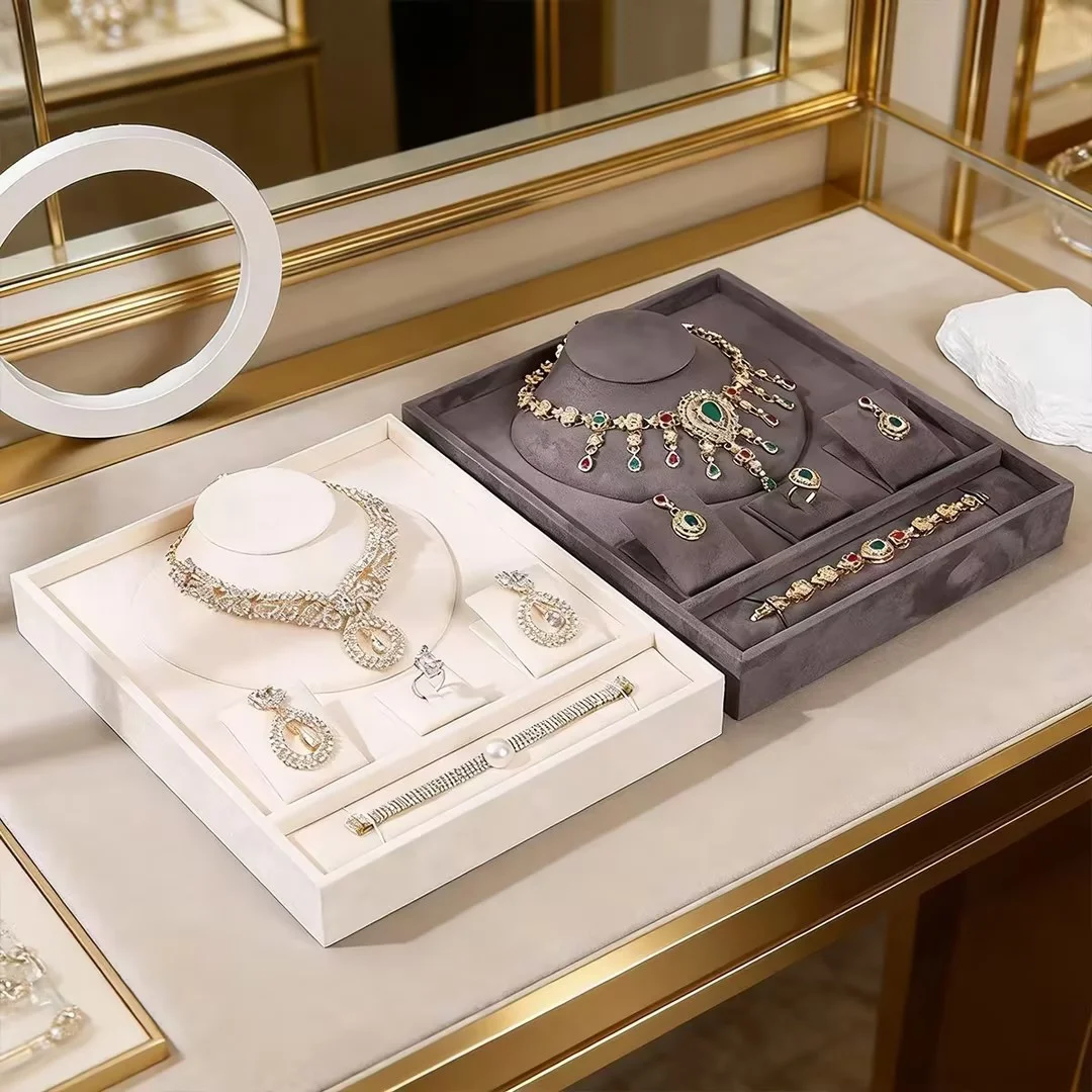 

Элитный текстурированный поднос для украшений с разделителями для хранения ожерелий, серег и изысканных украшений, идеально подходящий для домашней витрины.