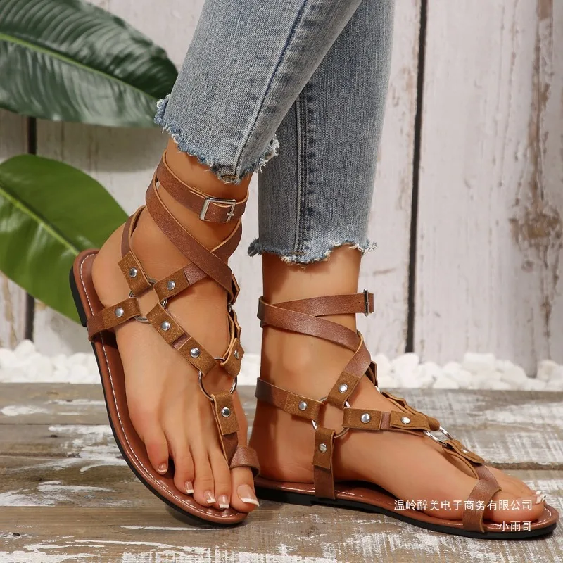 Rome Women's Sandals Summer Hot Sale Beach Shoes Metal Buckle Retro Ankle Buckle Rivet Flat Flip Flops 2026 New Shoes for Women