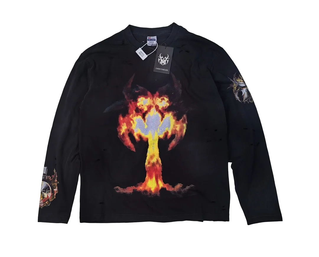High Quality Chew Forever Destroyed Long Sleeve T‑Shirt Men Fire Skull Graphic Print Washed Black Tees Streetwear Casual Tops