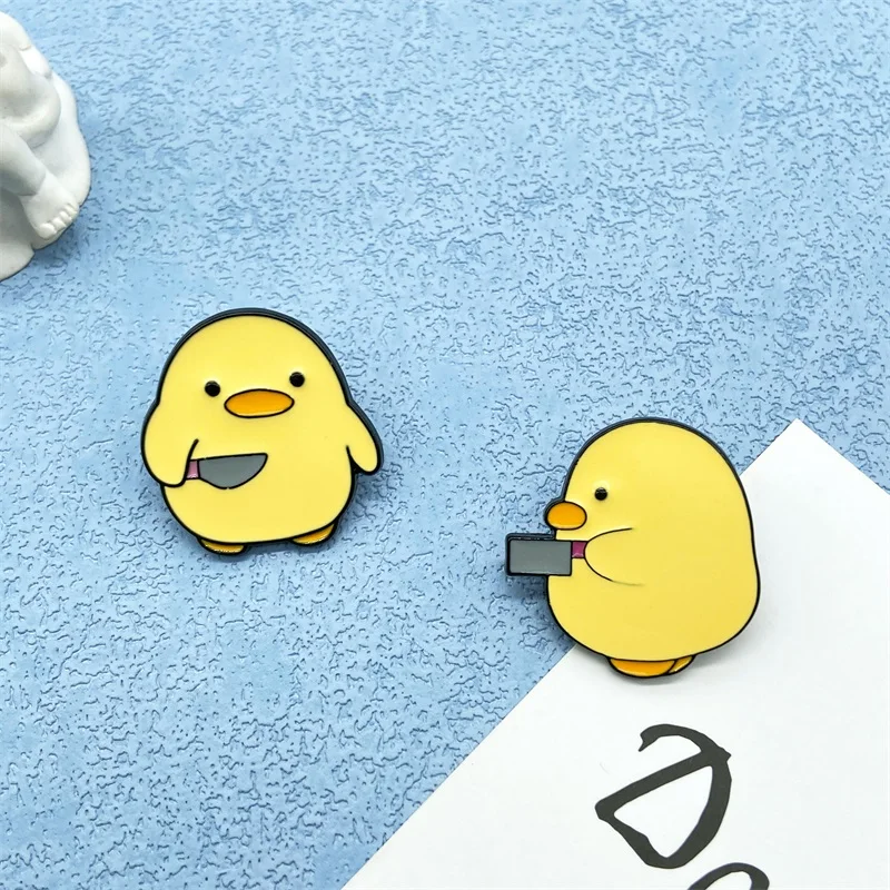 Creative Cartoon Little Yellow Duck with Knife Metal brooch ins Fashion combination Versatile backpack Badge Costume Accessories