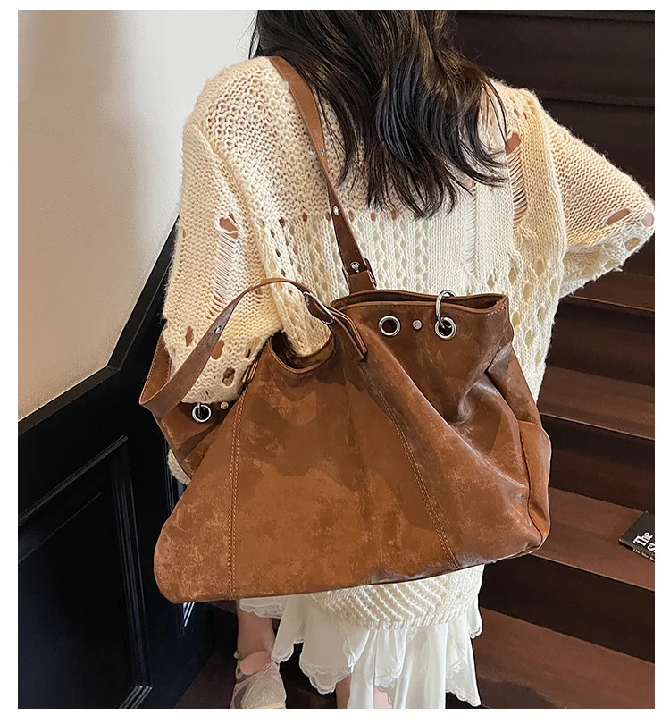 Large Vintage Women's Handbag description 2