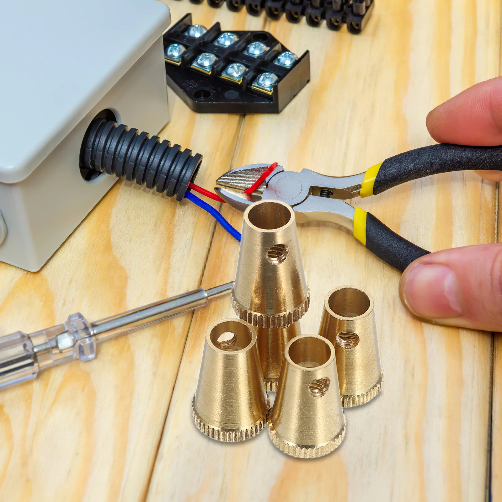 

5Sets Wire Lock Caps Brass Lamp Finials Connector Retro Screw Topper for Pendant Table Floor Lamps Shade Fitting Parts