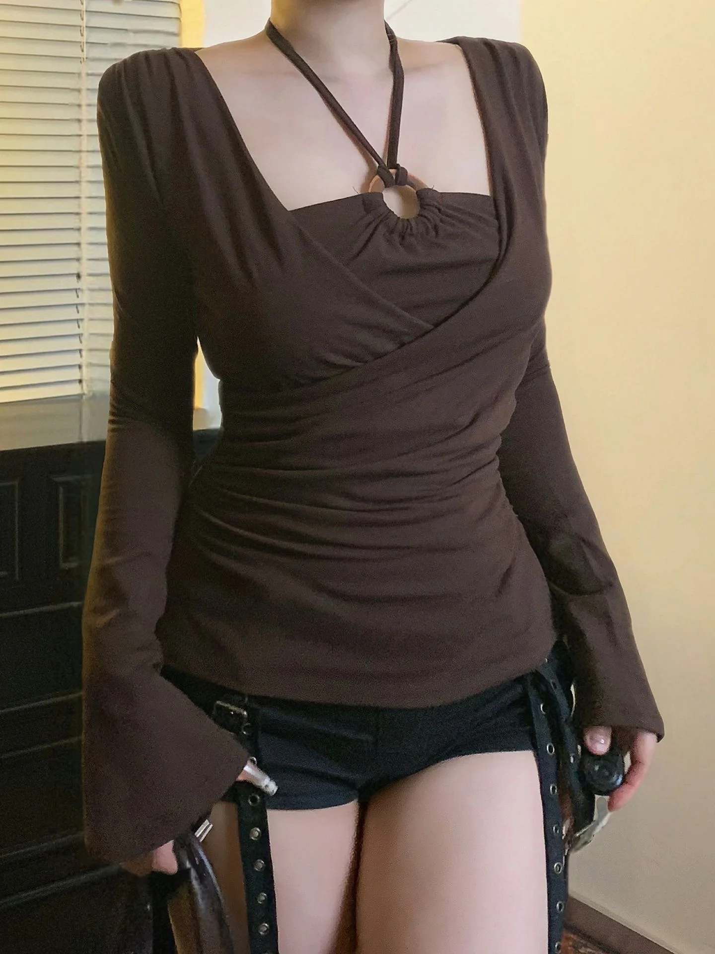Retro American Brown Fake Two-Piece Ring Necklace Tied Women's Slim Folded Waist Cross Long Sleeve T-shirt High Waist Bell Sl...