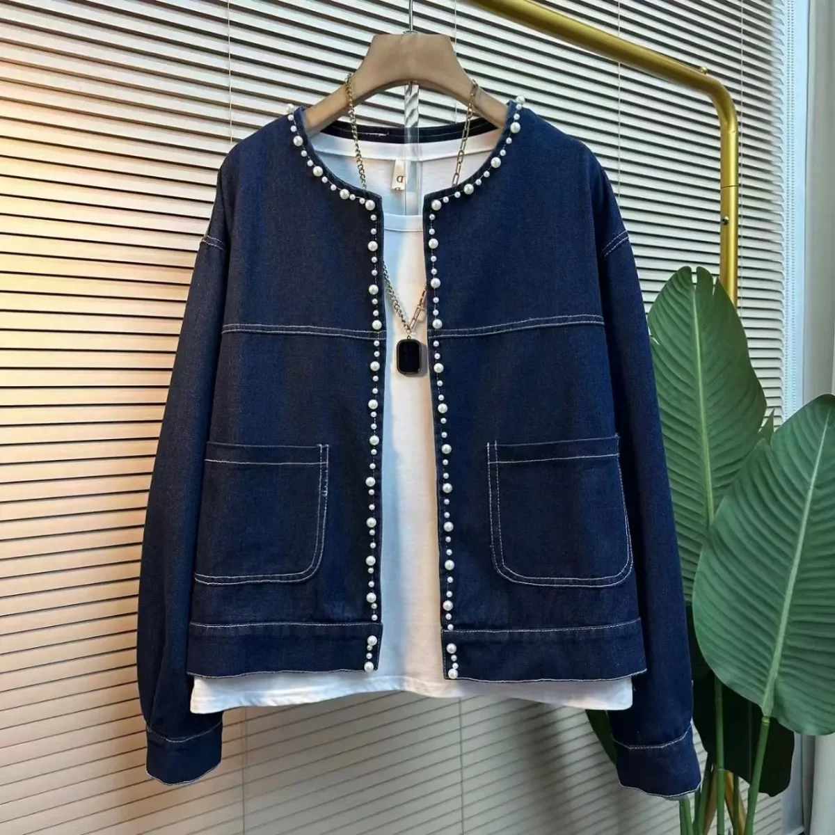 

Spring Autumn New Round Neck Pearl Denim Jacket Outwear Women's Single-Breasted Top Line Loose All-Match Jeans Short Jacket Tops