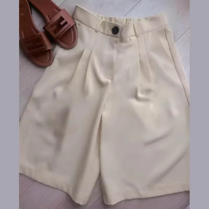 khaki shorts