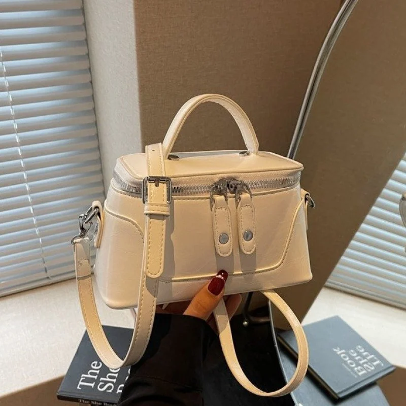 

Famous Designer Leather Women's Shoulder Bag Luxury Brand Trendy Classic Elegant Vintage Daily Commuter Bag​