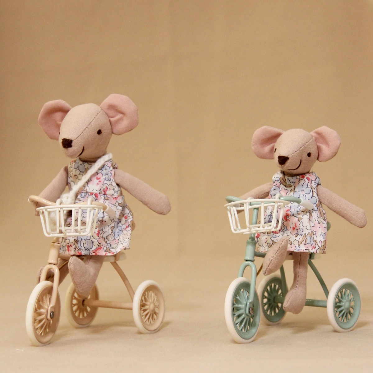 1:12 Miniature Simulation Furniture Metal Tricycle for Bjd Ob11 doll house