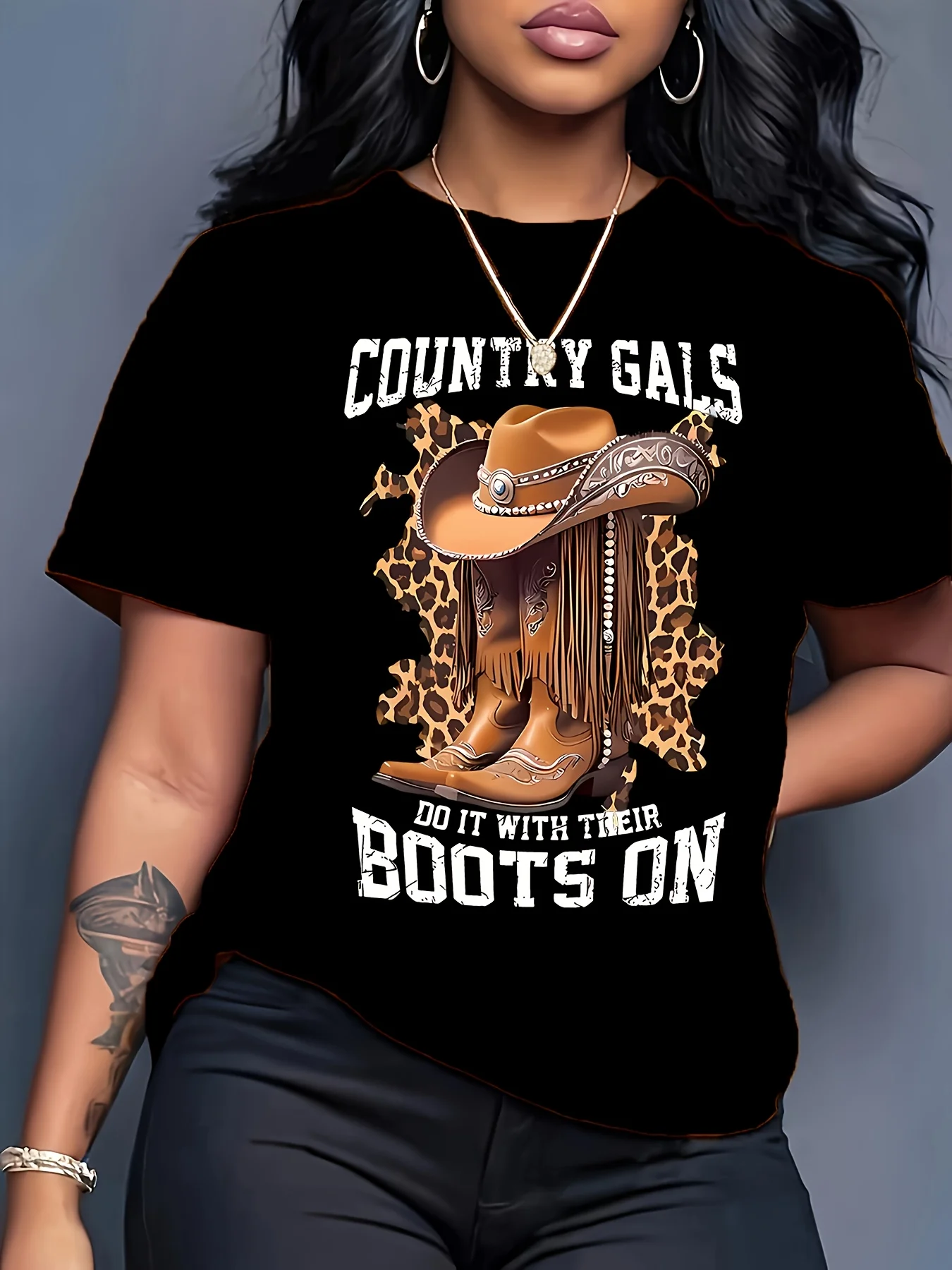 Western Cowboy Hat and Boot Pattern Women's T-Shirt Fashionable Casual Short-Sleeved Daily Street Round Neck Oversized Women Top