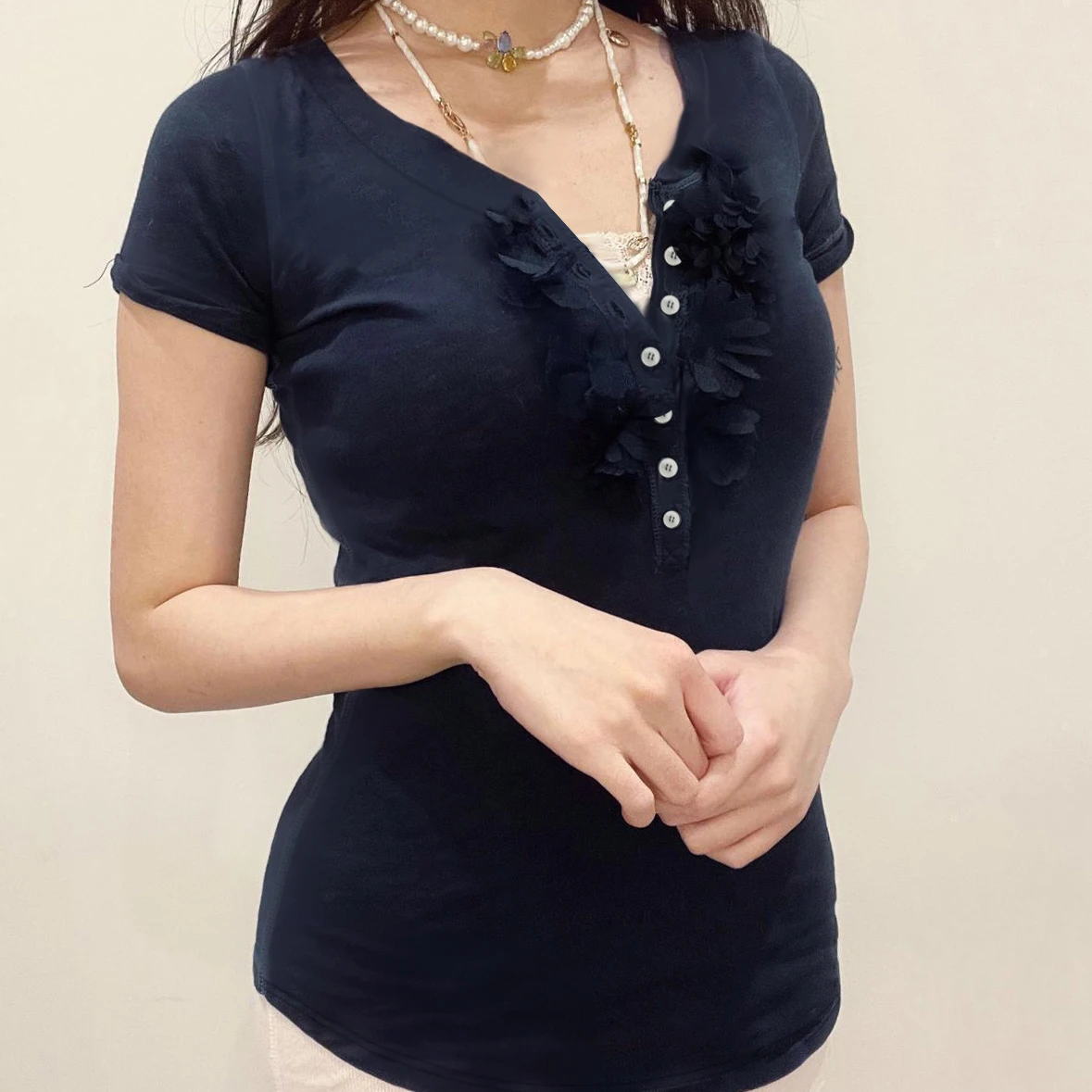 

SUCHCUTE Woman Solid 3D Flower Slim T-shirt Fashion Button Short Sleeve Tees Korean Summer Clothes Y2K Streetwear Causal Tops