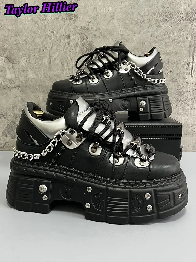 

Punk Man Causal Sneakers Round Toe Rivets Botas Chain Height Increasing Boots Square Heel Thick Sole Designer Shoes Candy Color