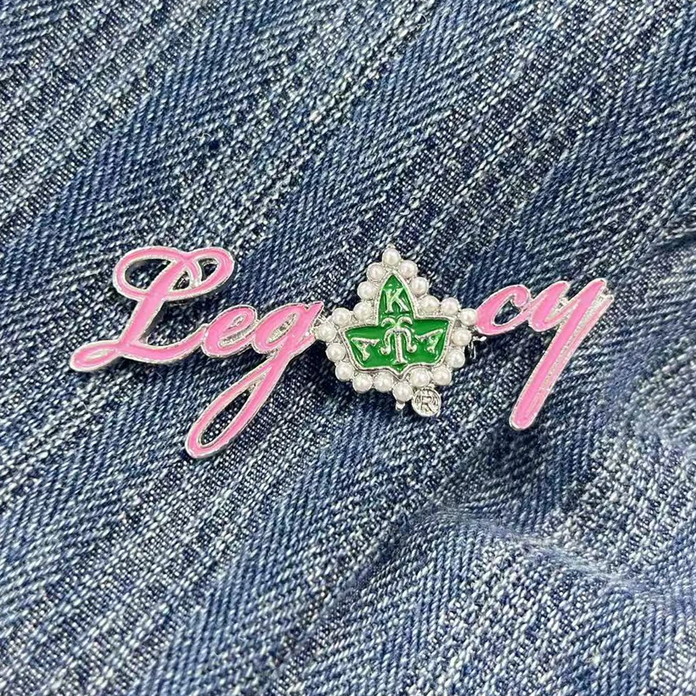 Spilla da Sorority Ivy in Smal - Embroidery Alpha recensione e prezzo