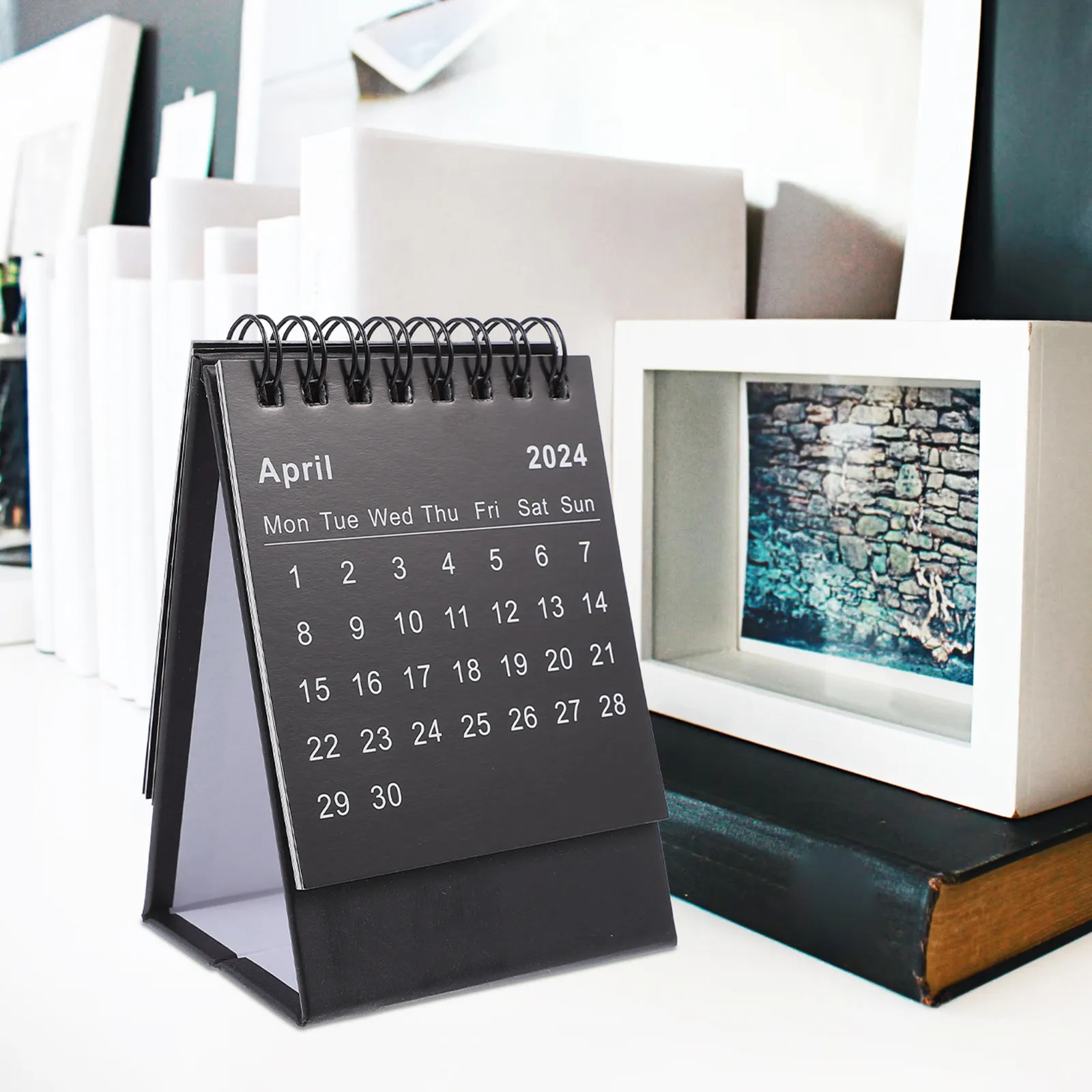 

2Pcs Small 2024 Desk Calendar Metal Coil Binding Thick Paper Daily Planner for Office Study Room Home Decoration Convenient