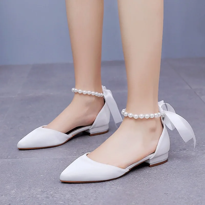 Flat heeled pointed hollow sandals, low heeled shallow mouthed white satin beaded ribbon, bride\'s wedding dress shoes