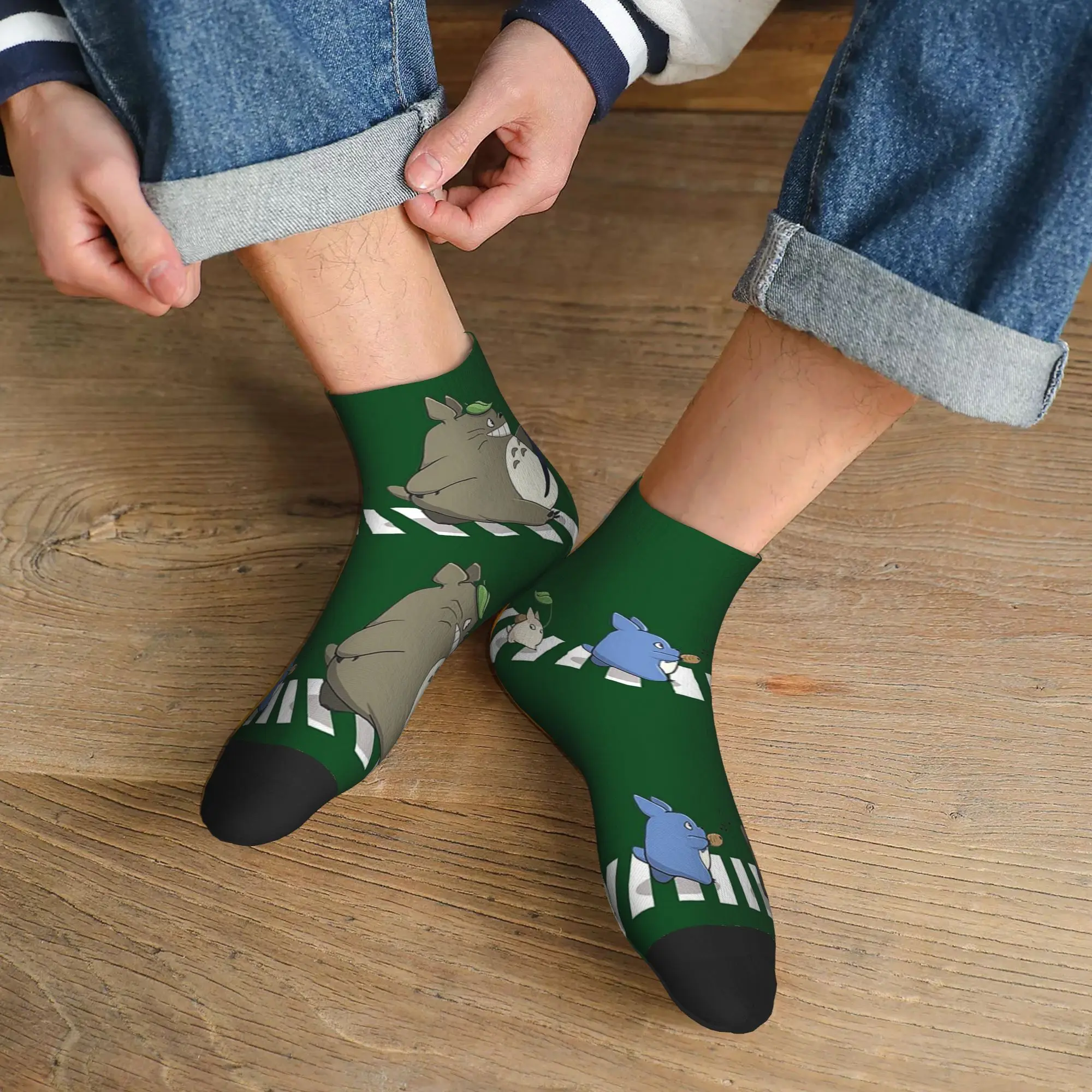 All Seasons Across The Street studio Dark Ghibli Socks Harajuku Sweat Absorbing Crew Socks Fashion Stockings for Men Women Gifts