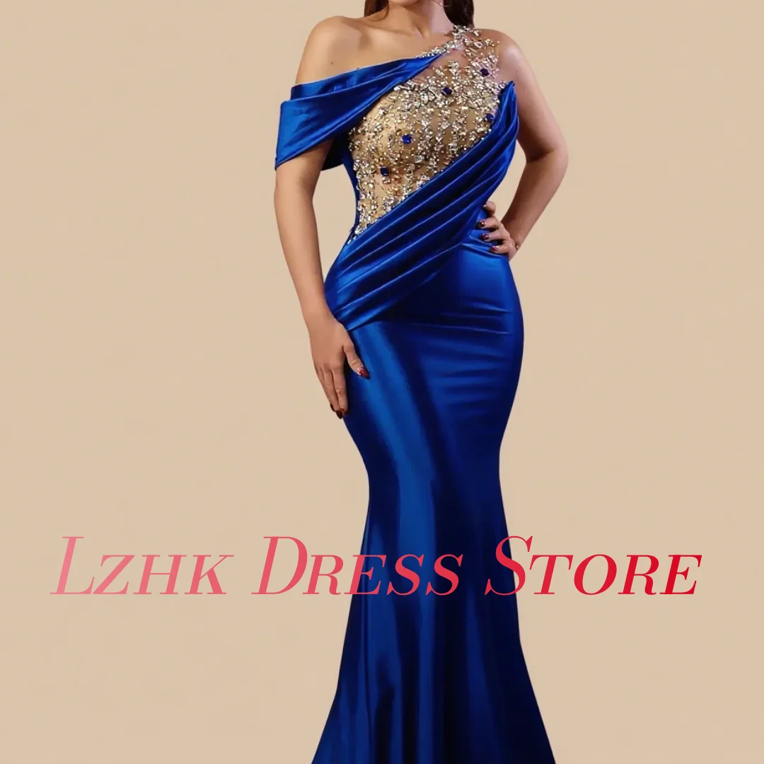 ที่กําหนดเองหรูหราซาตินเมอร์เมดคริสตัลปิดไหล่ชุดราตรีคุณภาพสูงความยาวชั้นพรหมชุดขนาดที่กําหนดเอง