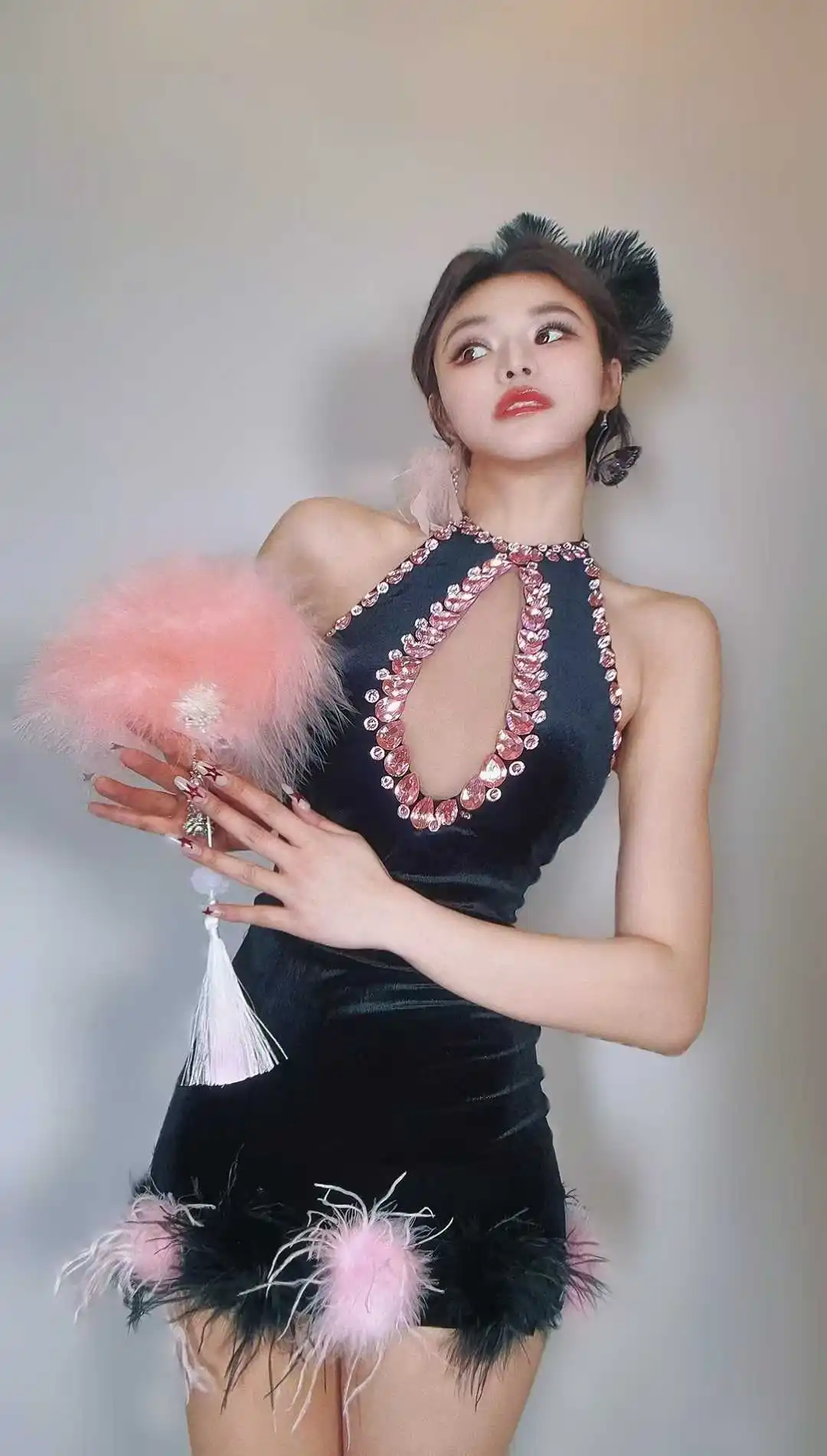 Black Velvet Backless Sexy Women Mini Short Dress Rhinestone Feather Drag Queen Outfits 2025 Night Club Wear Party Birthday Wear