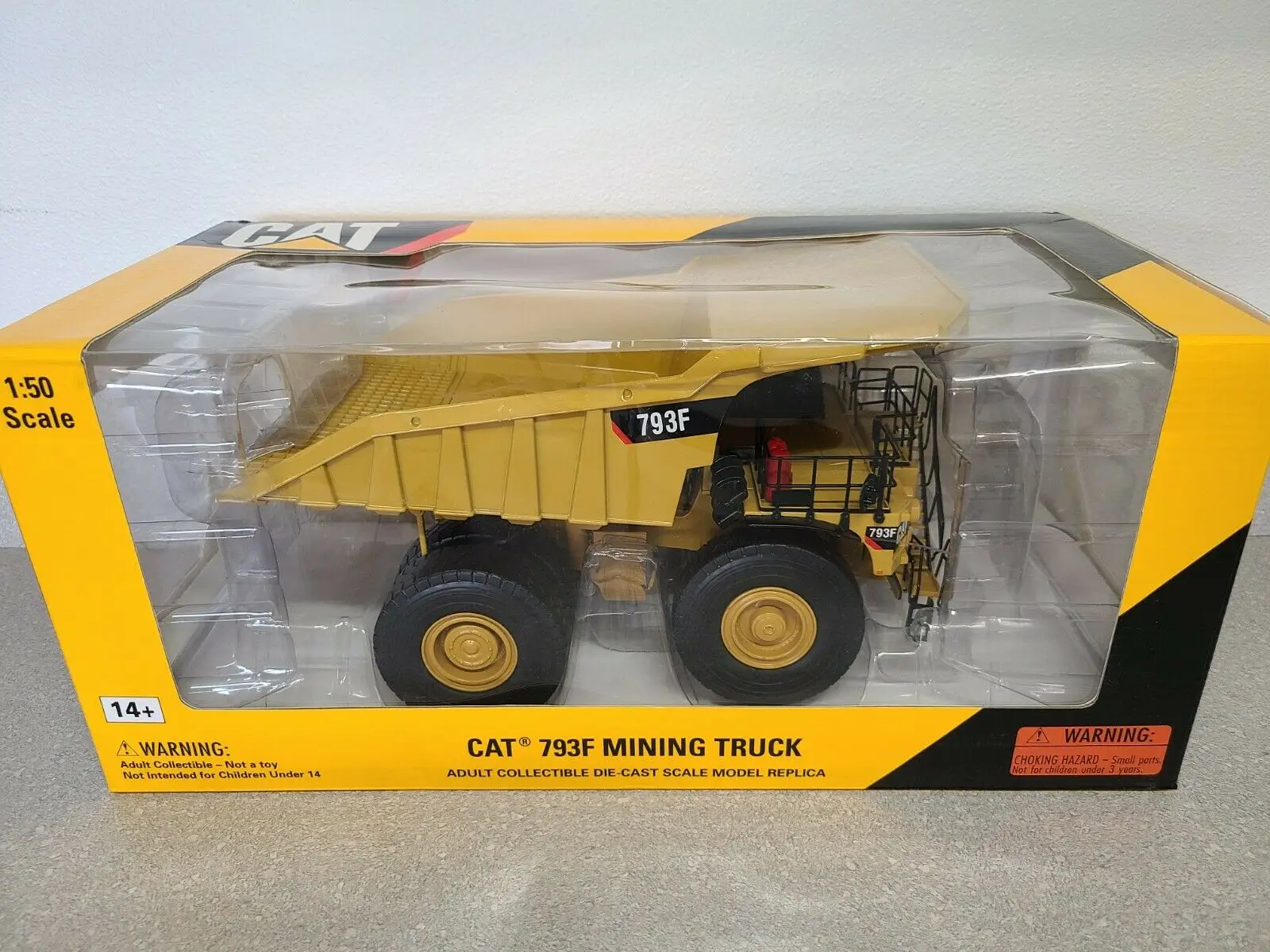 

793F Mining Dump Truck 1:50 Scale Die-Cast Model #55273