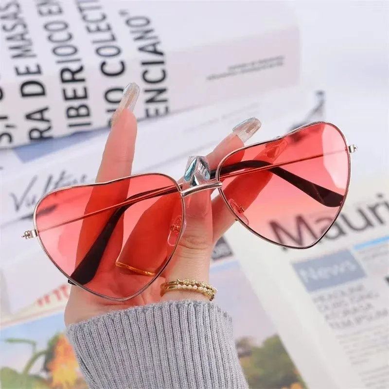 Fashion Heart Shaped Metal Sunglasses Vintage Trendy Street Shooting Shades Fashion Irregular Eyewear Pink Sun Glasses for Women view 4