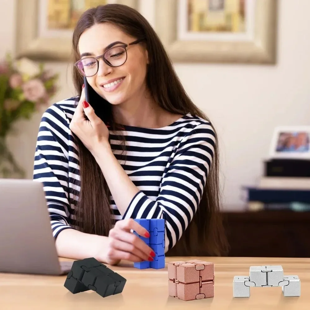 Infinity Cube Sensory Fidget Toy, Fidgeting Game for Kids and Adults, Cool Mini Toy for Stress and Anxiety Relief and Kill Time image 6