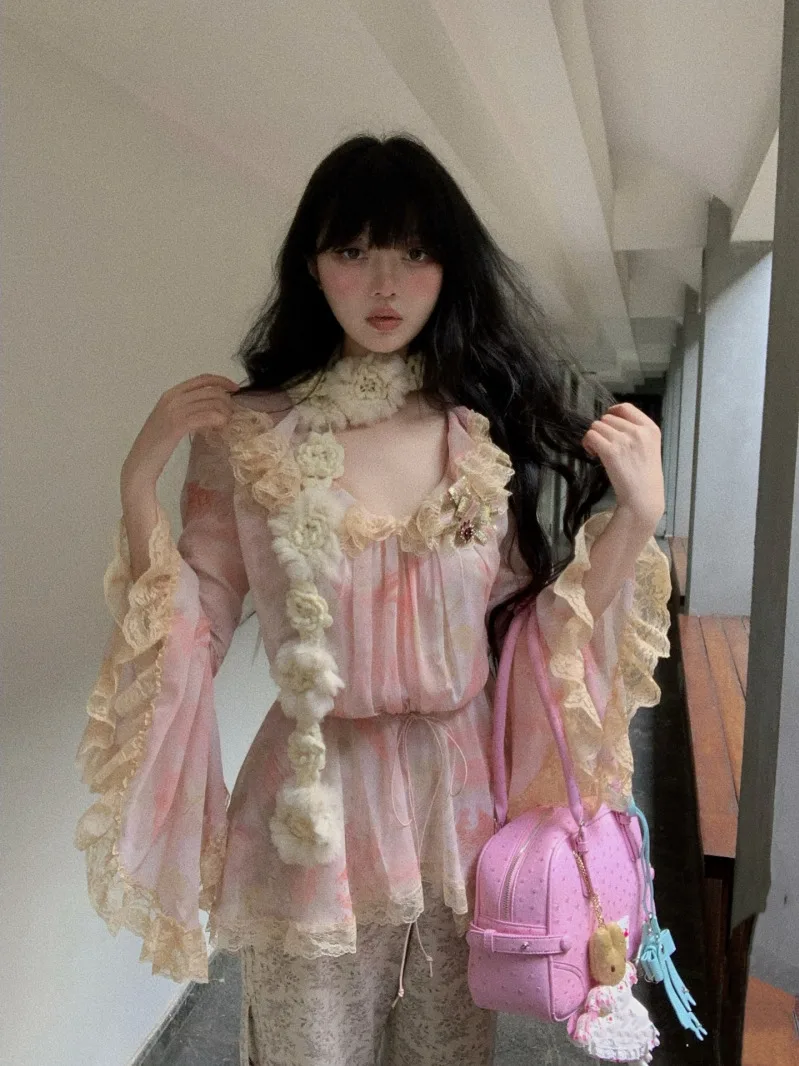 Top de manga larga con cuello en V, diseño original y versátil, con estampado de menta, melocotón, arce, hada otoñal, rosa y naranja, en gasa con ribete de encaje.