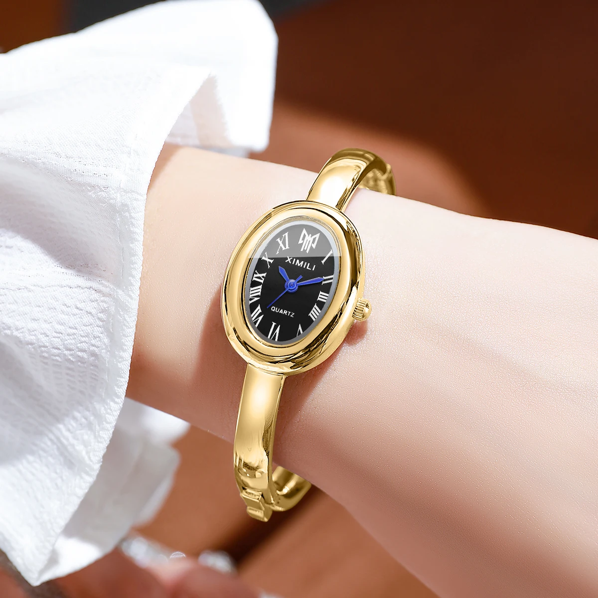 2-piece women's oval bracelet watch with gold and silver black dial, Roman numeral quartz watch, women's watch set
