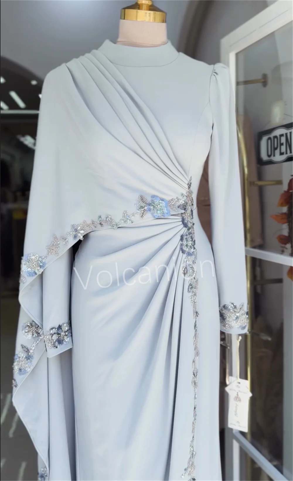 Maßgeschneiderte formelle Jersey-Plissee-Kleider mit Pailletten, Trompetenrock und hohem Kragen, lange Quinceanera-Kleider für besondere Anlässe, Größen erhältlich