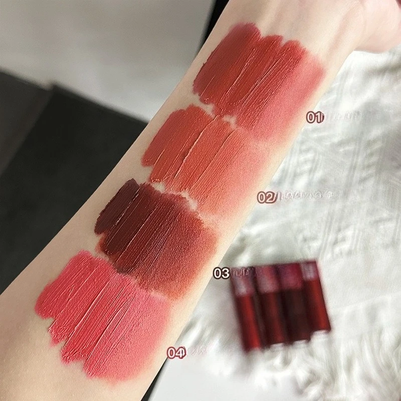 Matowa szminka Punk Red Łatwy w aplikacji błyszczyk Wodoodporny, długotrwały, odżywczy, naturalny odcień ust Nue Sexy Makeup