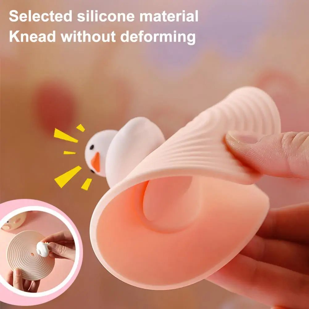 Kids Water Cup Cover Silicone Cup Lid with Hanging Hook Leak-proof Dust-proof Mug Cover Soft Duck Shape Kitchen for Cups