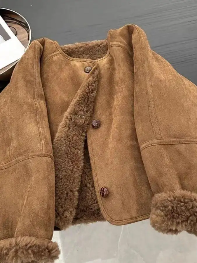 

2024 New Brown Short Leather-Fur Integrated Coat Autumn Winter Commute Style Loose Fit round Neck Long Sleeve Fashionable