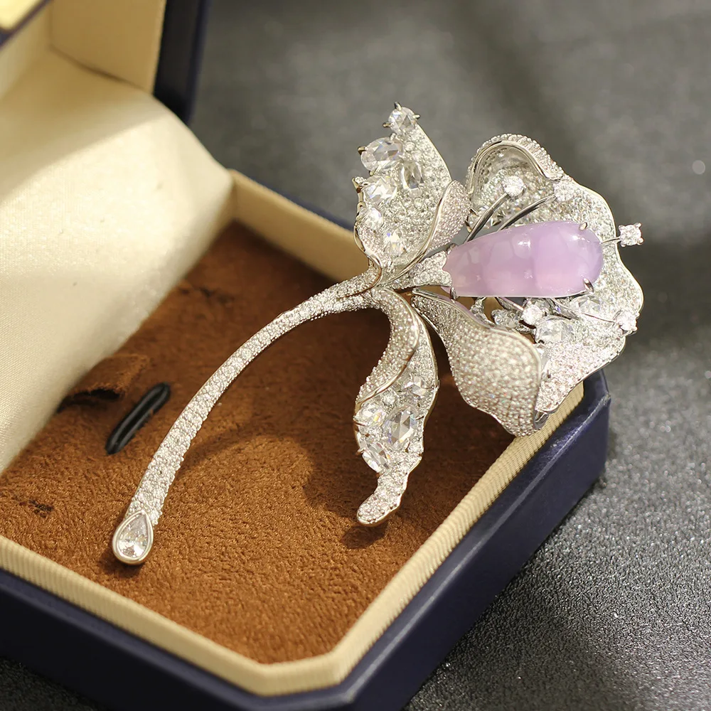 Luxury High grade Micro-inlaid Zircon Lotus Brooch Elegant Temperament Purple Chalcedony Fudou Flower Female Broche Accessory