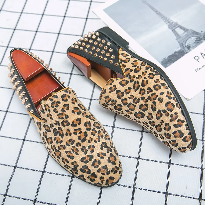 

Fashion Leopard Print Loafers Men Large Size 48 Rivet Casual Leather Shoes Man Light Slip-On Men’s Party Shoes chaussure hommes