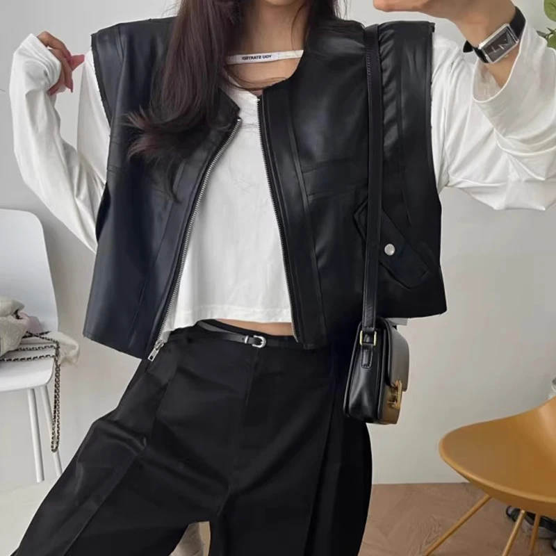 Clothland Women Stylish Black PU Leather Jacket Sleeveless Vest Waistcoat Zipper Short Style Crop Top Chic Coat MA141