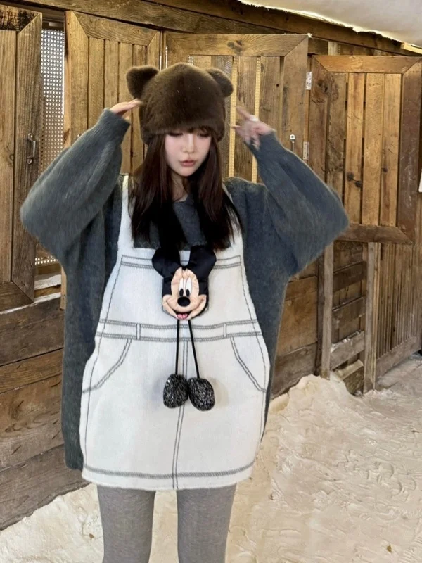 

Новый модный вязаный свитер 2025 года для женщин: свободный крой, повседневный стиль, комплект из двух предметов с платком, универсальный.