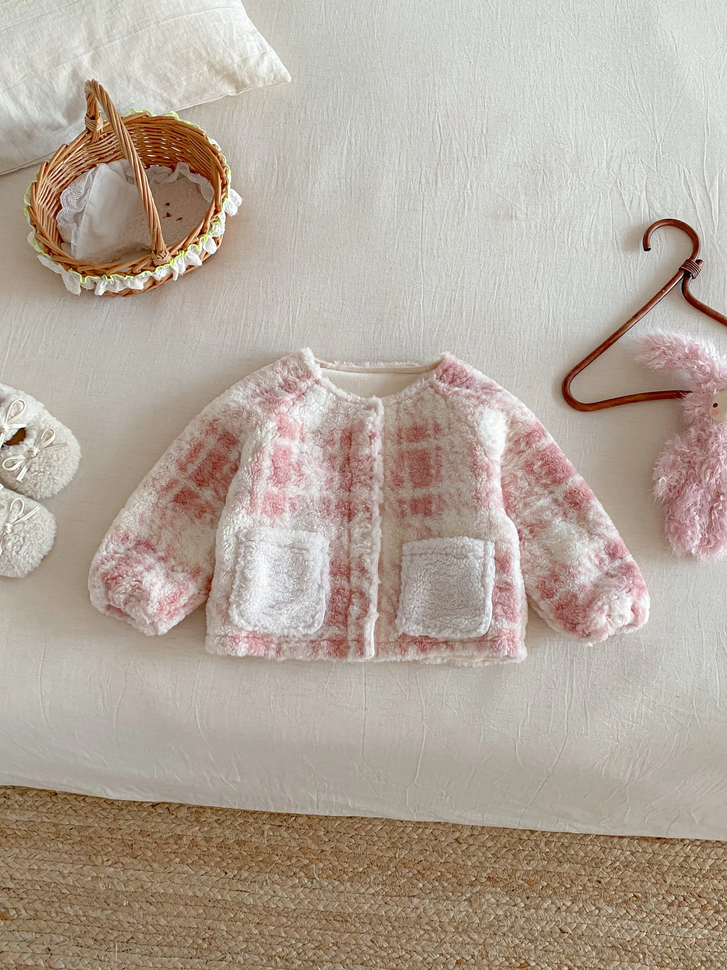 2025 شتاء جديد طفل طويل الأكمام الدافئة منقوشة معطف زائد المخملية سميكة الرضع الفتيات القطن وسادة مبطنة طفل الصوف سترة #5