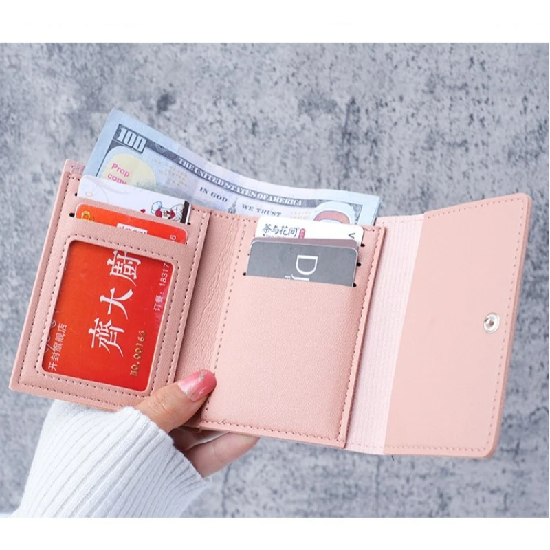 Portafogli piccoli corti e carini da donna Portamonete multi-slot con stampa di cartoni animati Portafogli porta carte stile coreano per donna