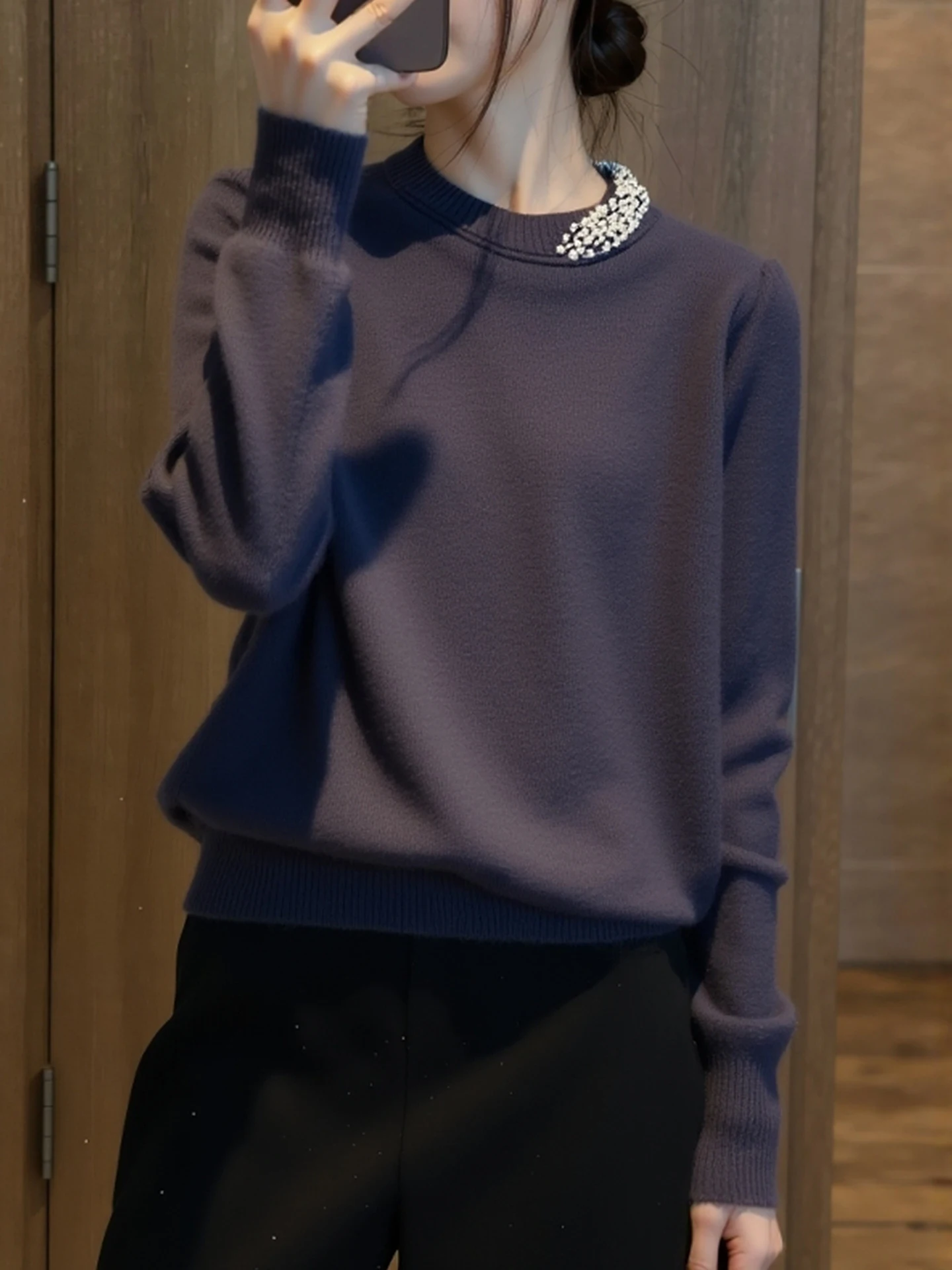 

Ele Long Sve Camere Трикотаж Зимний модный универсальный женский топ Netie Pearl Embellied Overhead Design