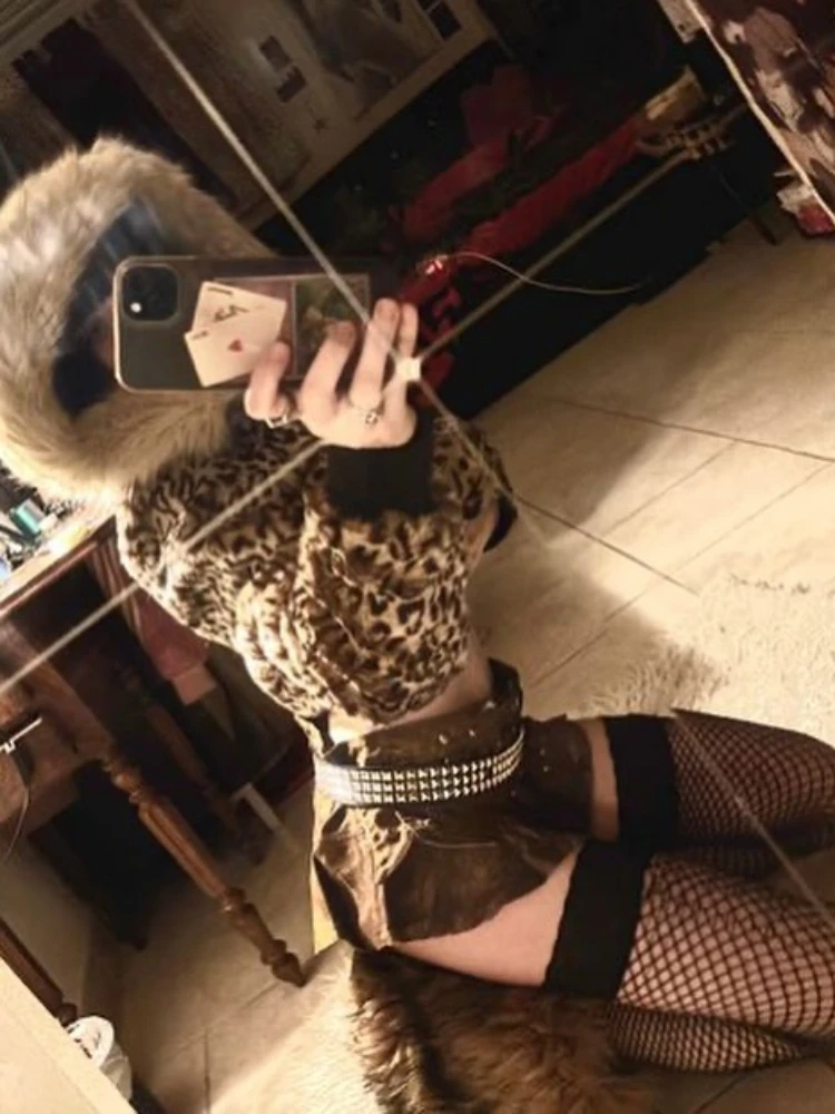 

Leopard print leather hat for autumn and winter 2025, new unisex hooded jacket, hooded top, warm jacket, trendy and fashionable