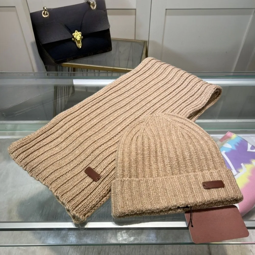 Luxury Master Hand-knitted Wool Scarf Hat Two-piece Set Women's Winter New All-match High-end Gift Warm Couple Neck Scarf