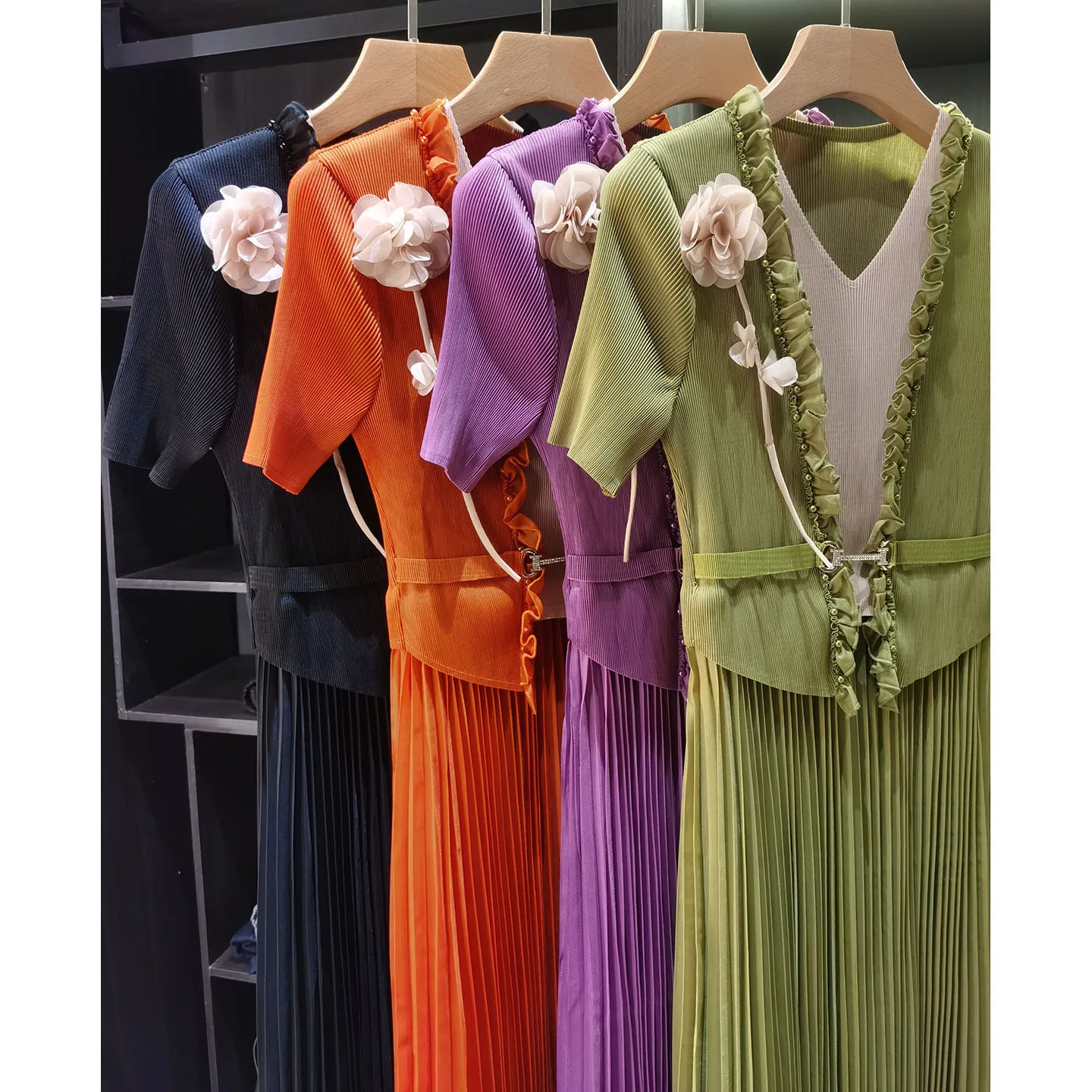 Miyake Celebrity Style Pleated Dress Women's Short Sleeve V-Neck Waist Skinny Pleated Skirt Age Reduction Long Dress
