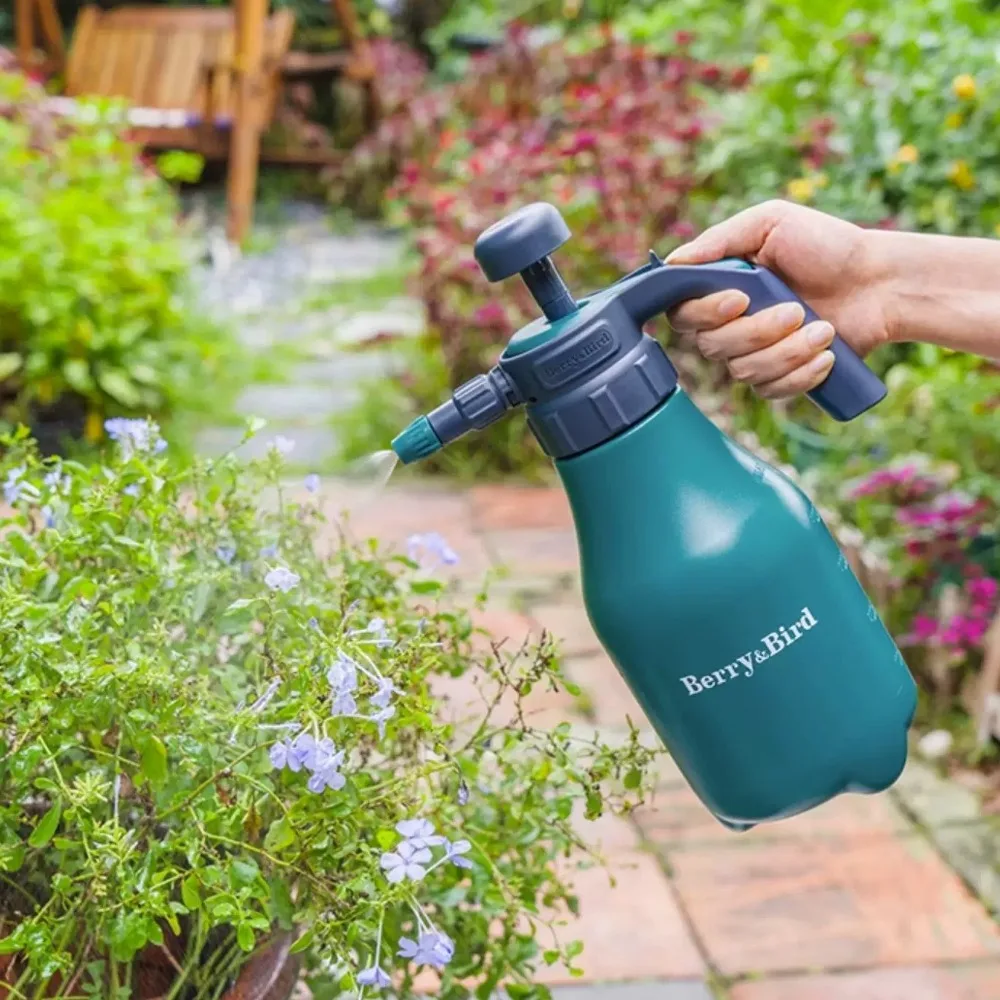 1.5L Pressure Sprayer Anti-slip Handle Thickened HDPE Garden Watering Can for Plants Pesticide Spraying and Household Cleaning