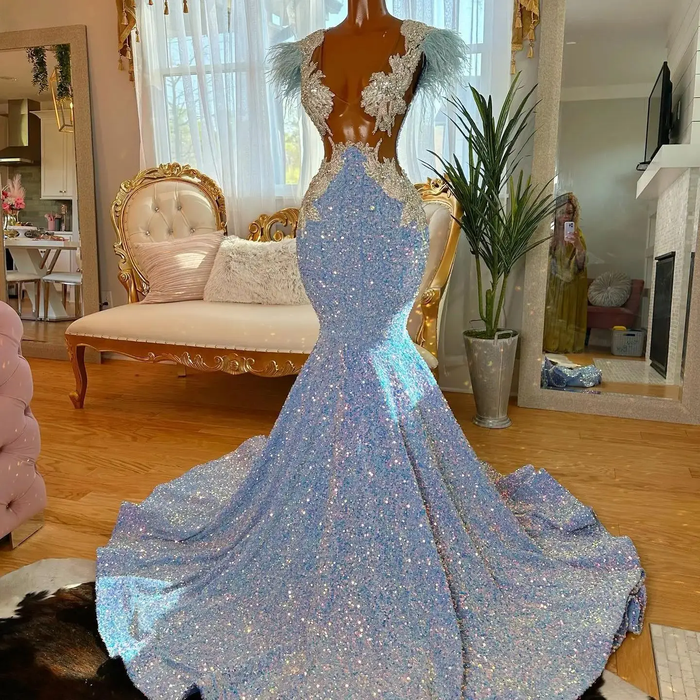 Luxurious Handmade Mermaid Evening Dresses Sheer V Neck Beaded Crystal Feather Sequined Prom Gown New Fashion Formal Party Dress