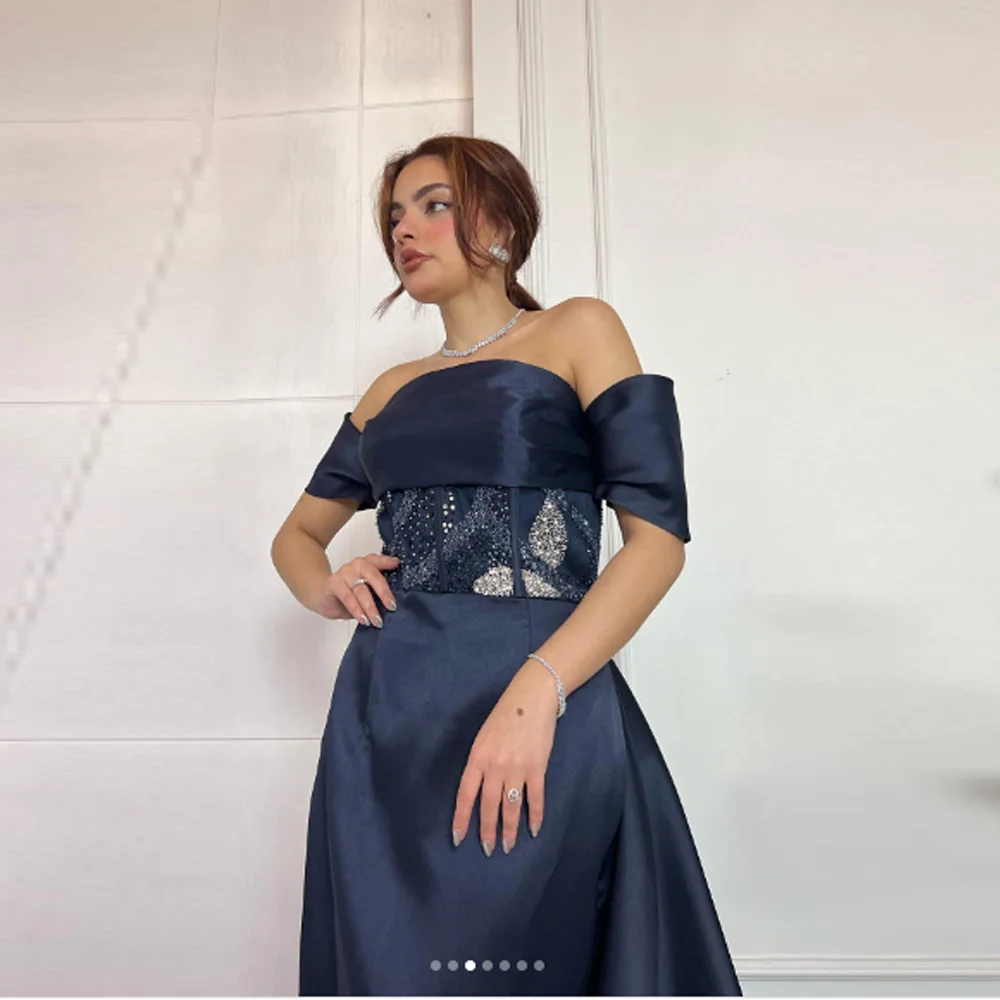 فساتين سهرة عصرية مخصصة من الساتان رائعة بدون حمالات قبالة الكتف فساتين حفلة موسيقية ساحرة للمناسبات الخاصة