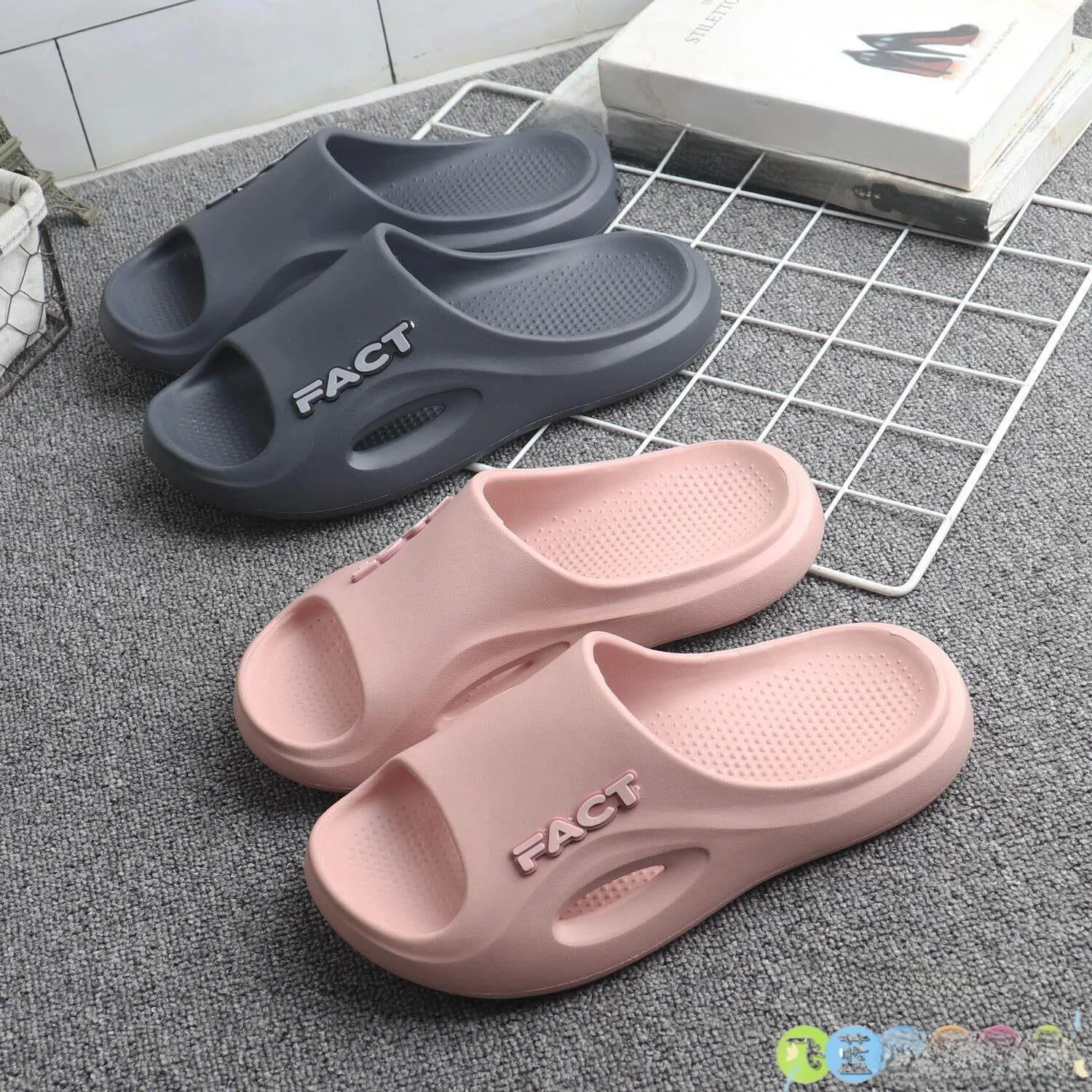 

EVA Home Slippers Unisex Lightweight Anti-Slip Bath Slippers Comfortable Wear-Resistant Odorless Flat Sandals for Indoor Use