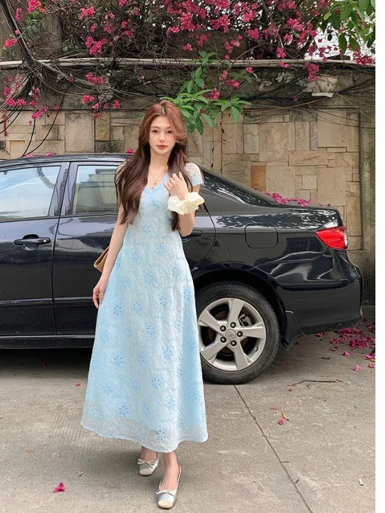 

Женское платье больших размеров с V-образным вырезом, коротким рукавом, вышивкой и цветочным узором, с высокой талией, кружевной юбкой, в корейском стиле, для повседневной носки