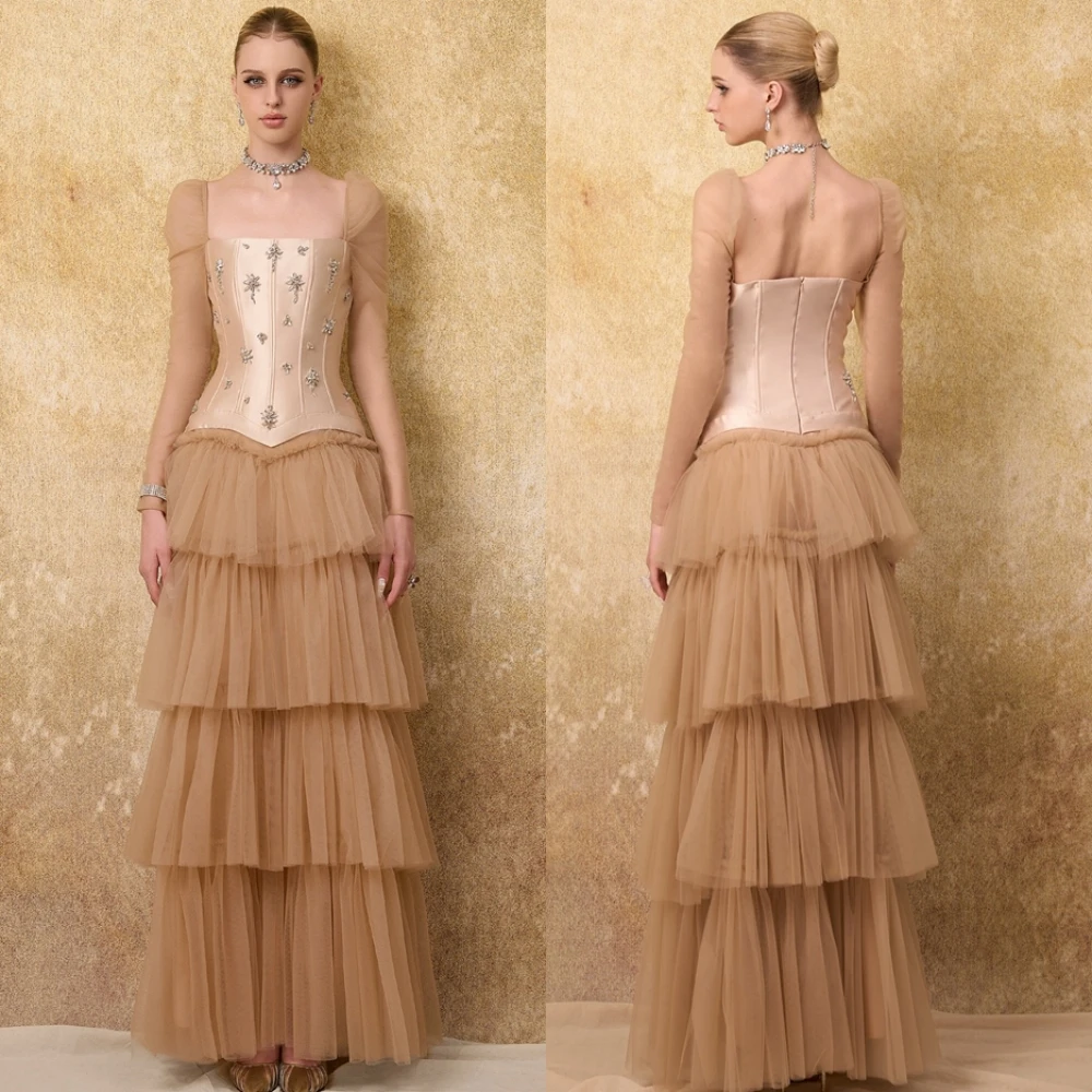 Maßgeschneidertes Abendkleid mit quadratischem Kragen und kurzen Ärmeln, elegantes, gestuftes A-Linien-Ballkleid, hochwertiges Kristall-Partykleid – Detail 3