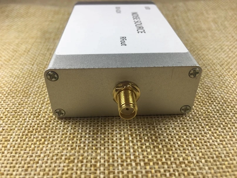 1MHz to 3.5GHz Noise Signal Generator Noise Source Simple Spectrum Tracking Source interference dc 12v for Standing wave bridge